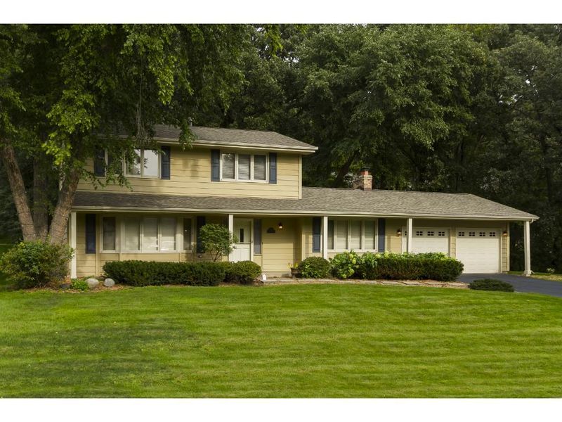 7033 Comanche Ct, Edina, MN 55439