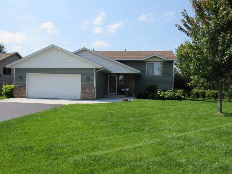 227 6th Ave S, Sartell, MN 56377