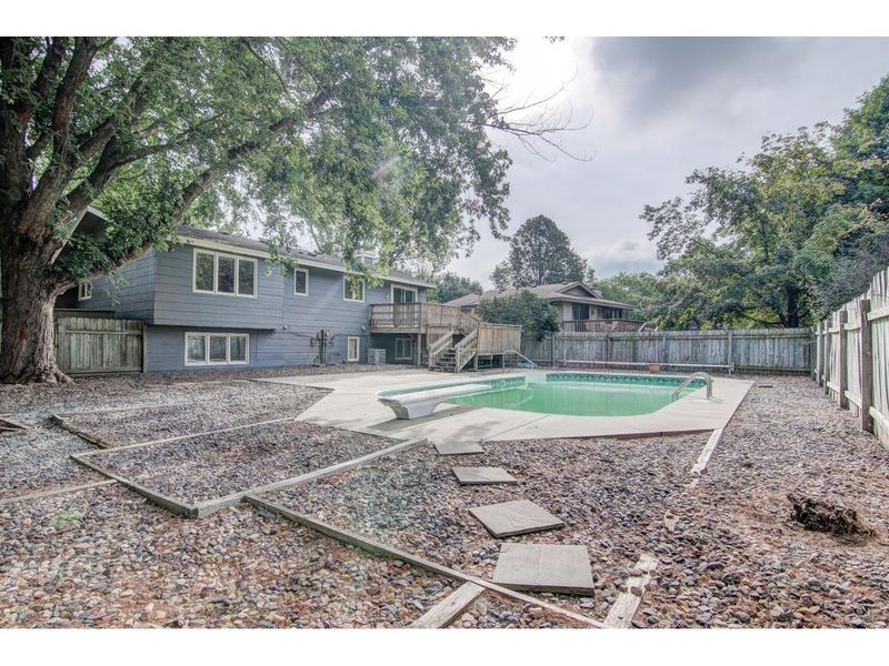 508 River Hills Dr, River Falls, WI 54022