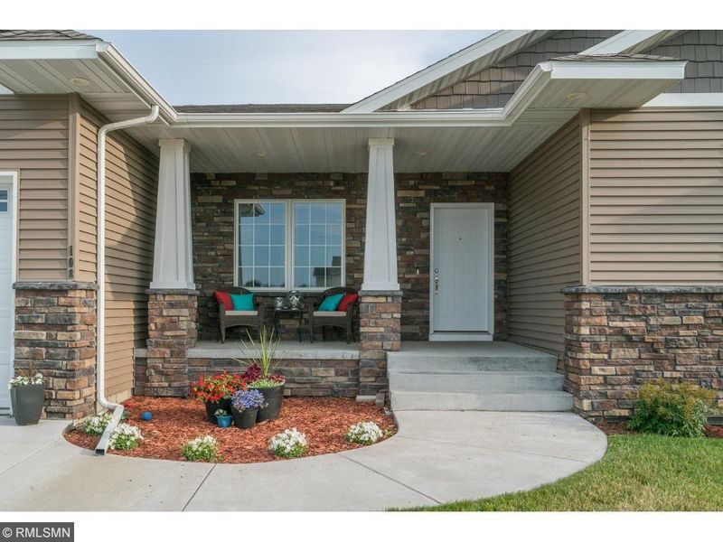 108 Doktor Dr, Le Sueur, MN 56058