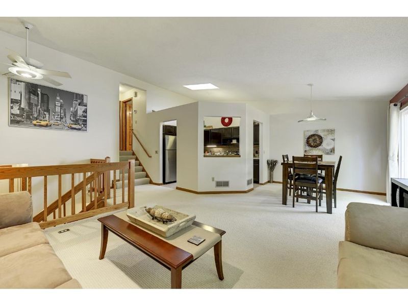 5645 126th St W, Apple Valley, MN 55124