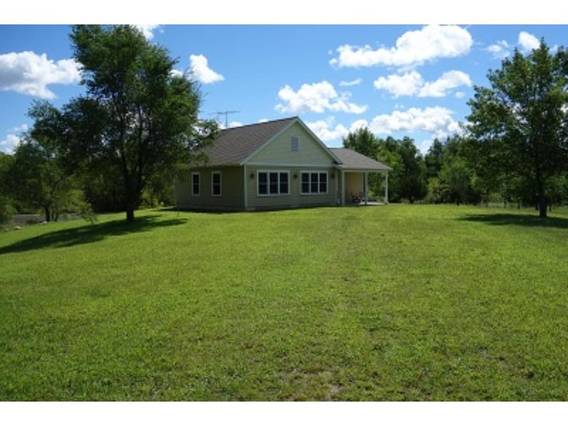 49274 239th Ave, Elysian, MN 56028