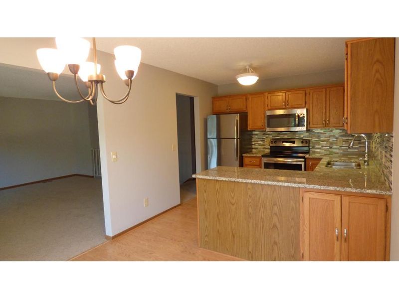 6236 Magda Dr #90, Maple Grove, MN 55369
