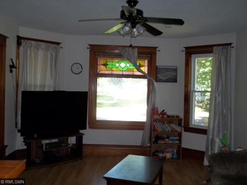 151 Lewis Ave W, Winsted, MN 55395