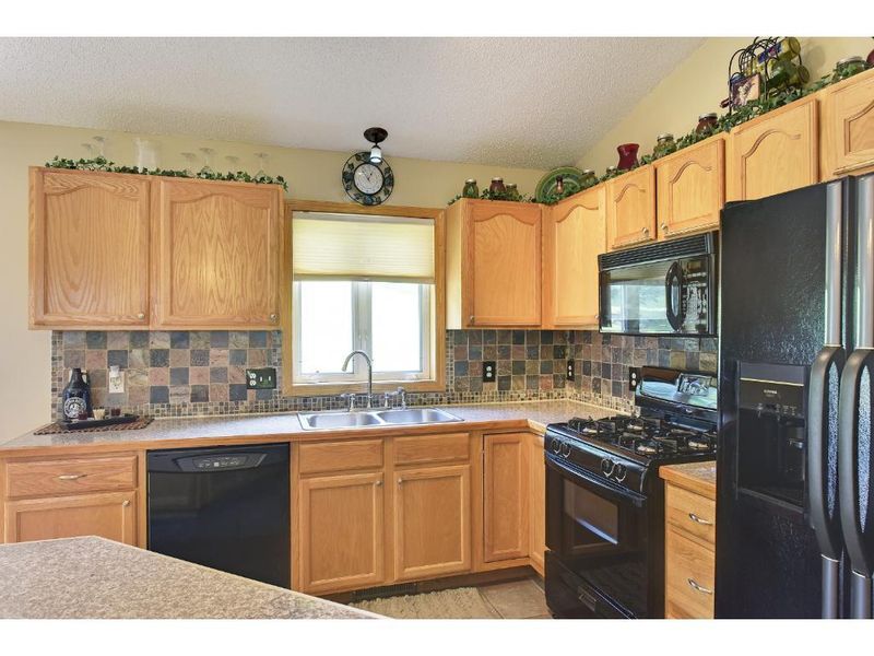1551 Deerfield Rd, Waconia, MN 55387