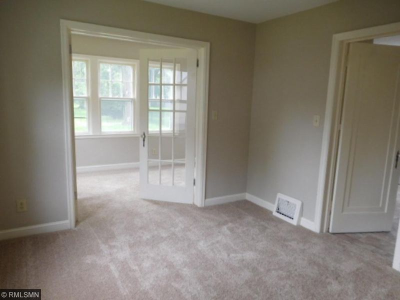 2552 Stillwater Rd E, Maplewood, MN 55119
