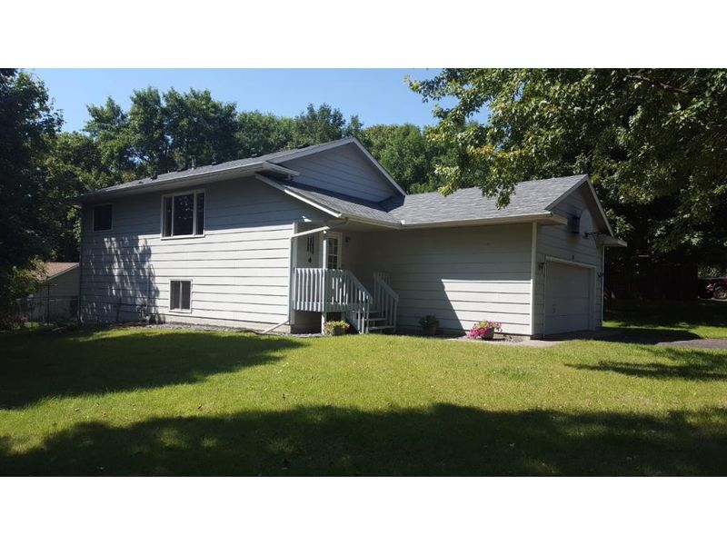 704 Division St E, Buffalo, MN 55313