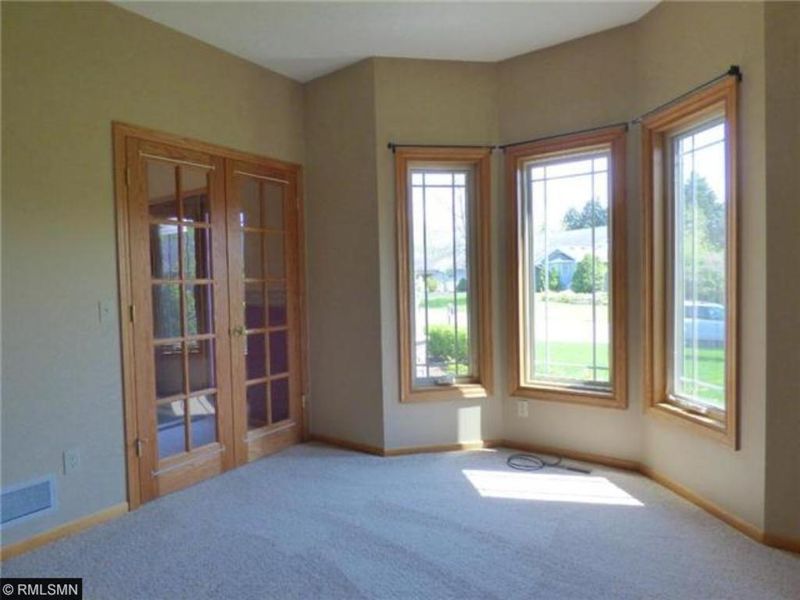 6191 Falcon Ridge Trl, Apple Valley, MN 55124