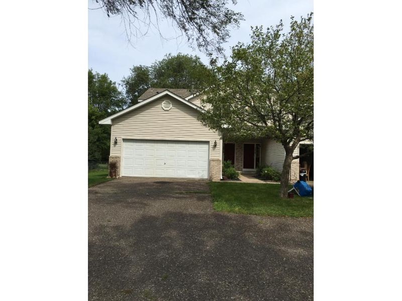 2811 113th Ave NW, Coon Rapids, MN 55433