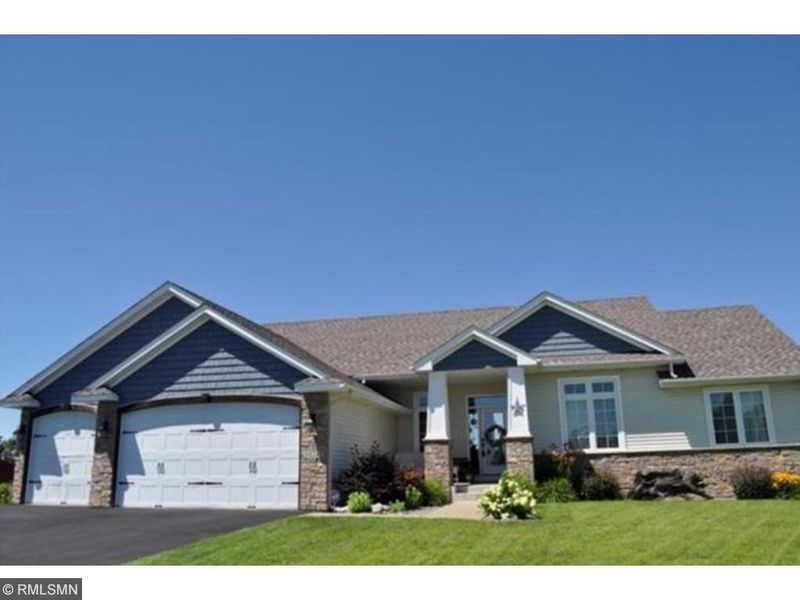 31741 Marshview Ct, Lindstrom, MN 55045