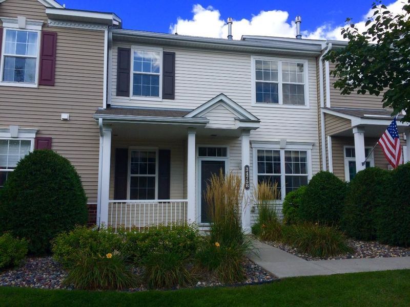3475 Cherry Ln #B, Woodbury, MN 55129