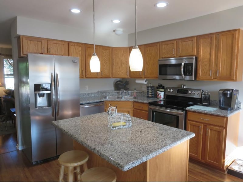 614 1st Ave NW, Osseo, MN 55369