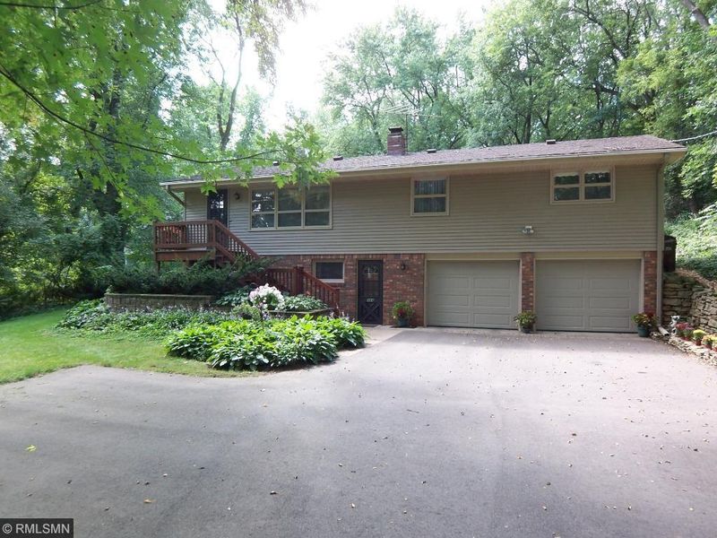 364 Hall Ave, White Bear Lake, MN 55110