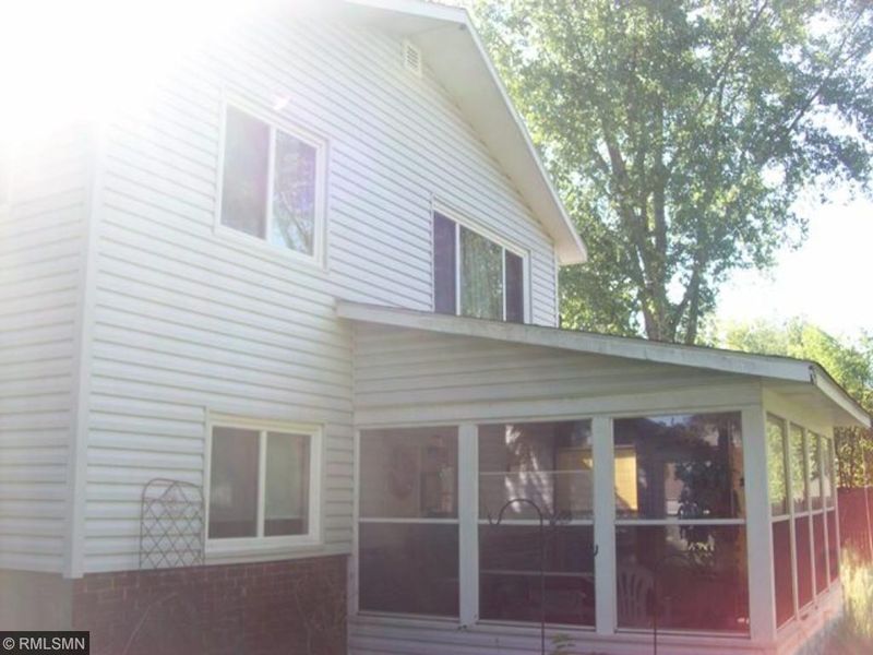 335 10th St NW, Pine City, MN 55063