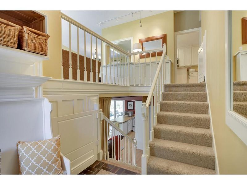 9351 Cedar Forest Rd, Eden Prairie, MN 55347