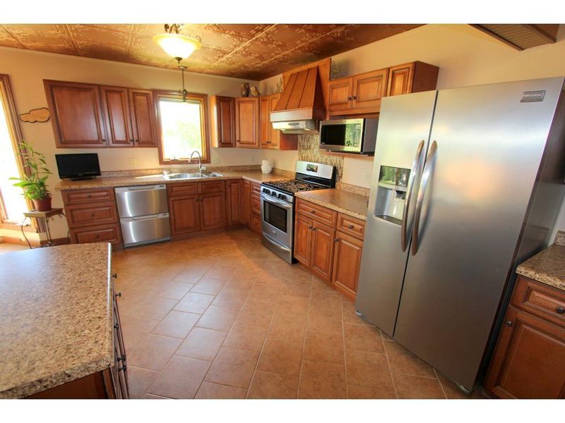 2002 Sleepy Hollow Rd, Brainerd, MN 56401
