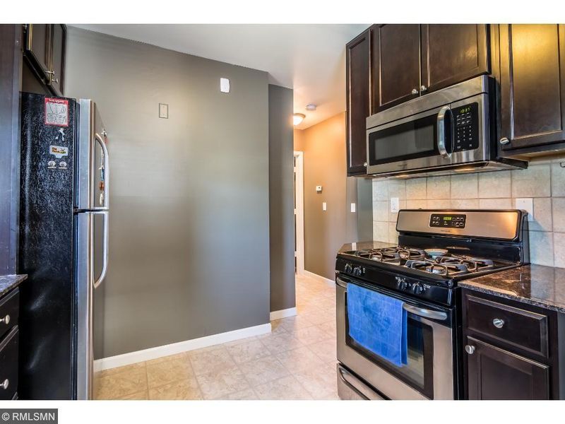 1271 4th St E, Saint Paul, MN 55106