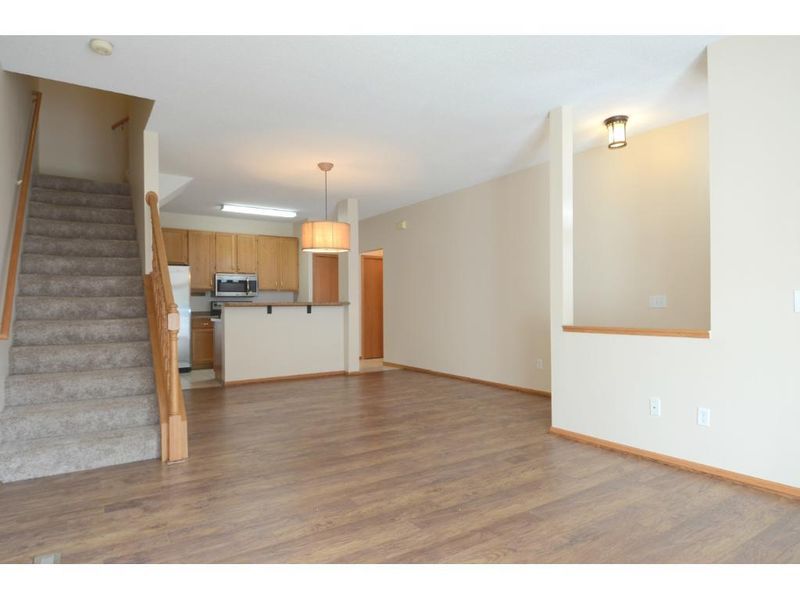 15548 Gateway Pa #141, Apple Valley, MN 55124