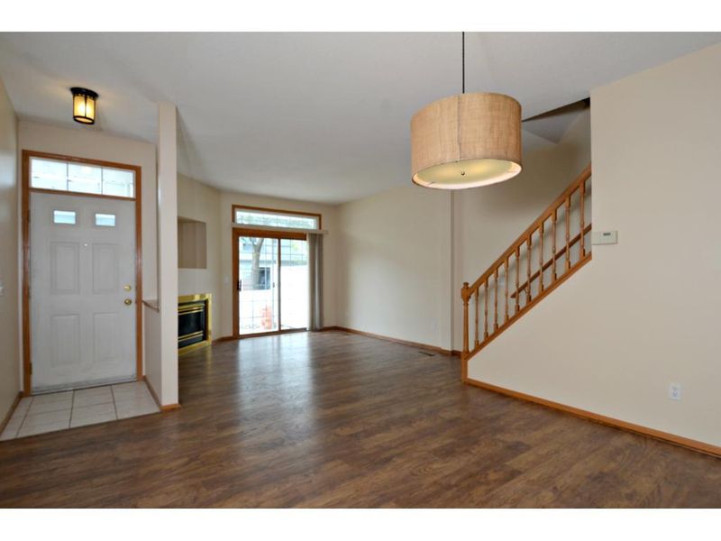 15548 Gateway Pa #141, Apple Valley, MN 55124