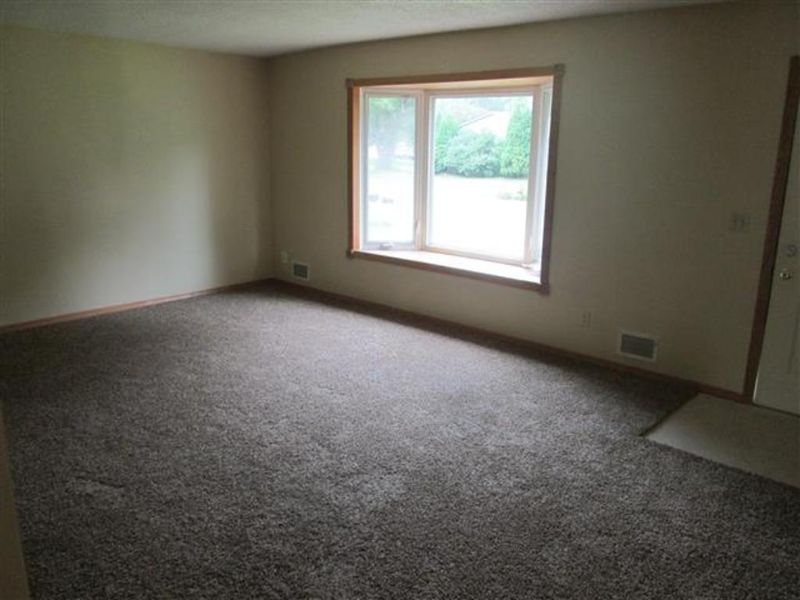 7017 75th Ave N, Brooklyn Park, MN 55428