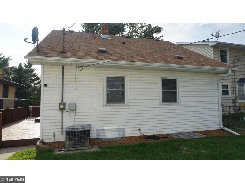 1630 Barclay St, Saint Paul, MN 55106
