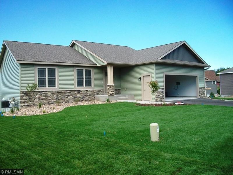 2315 Aurora Cir, River Falls, WI 54022