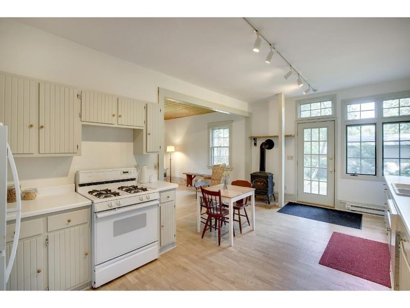 236 Interlachen Rd, Hopkins, MN 55343