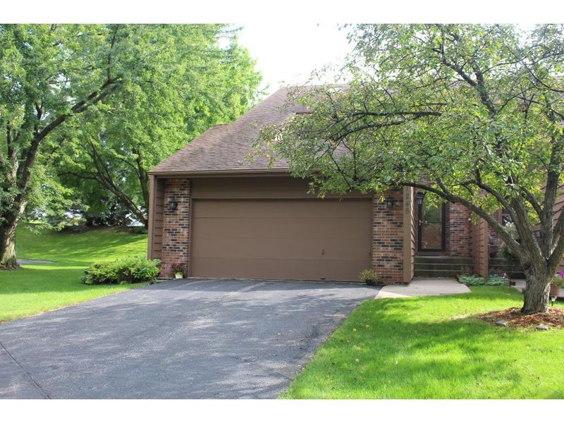 11245 36th Pl N, Plymouth, MN 55441