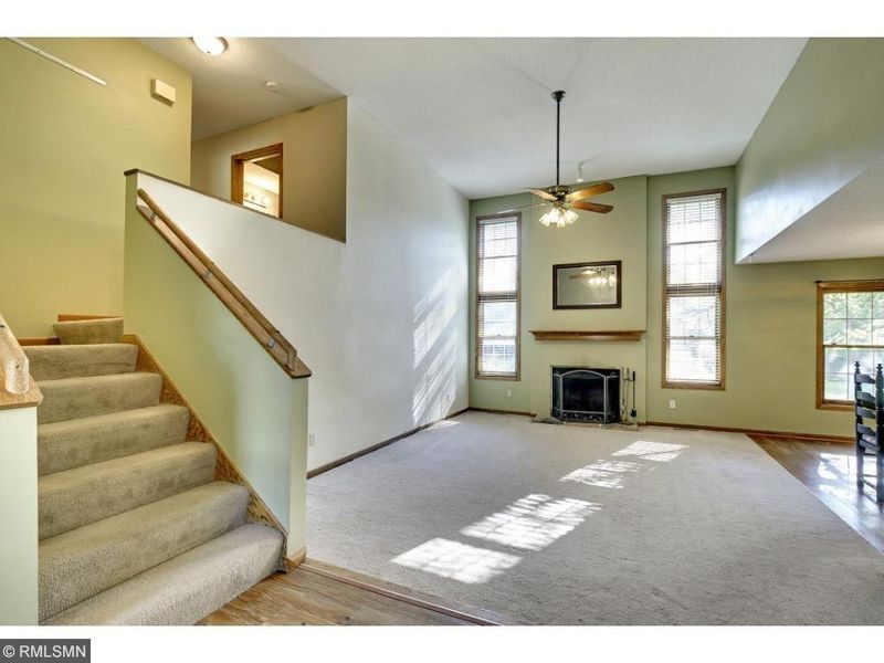 1525 Rushmore Dr, Burnsville, MN 55306