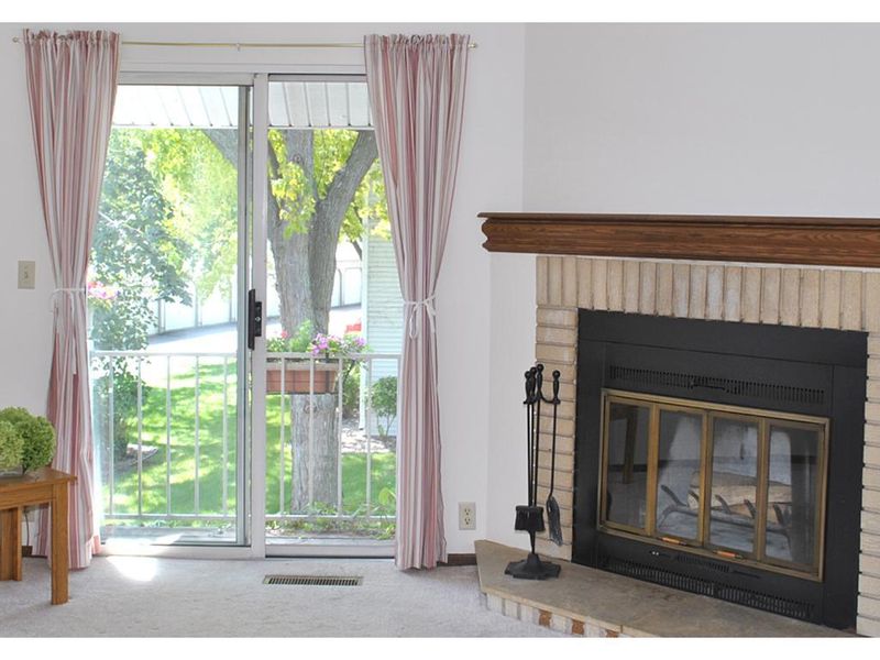 2276 Benson Ave #A, Saint Paul, MN 55116
