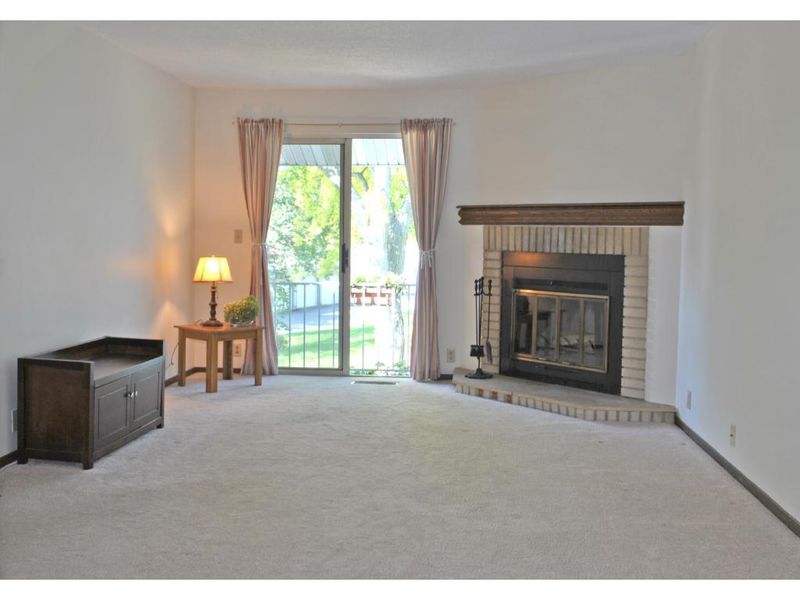 2276 Benson Ave #A, Saint Paul, MN 55116