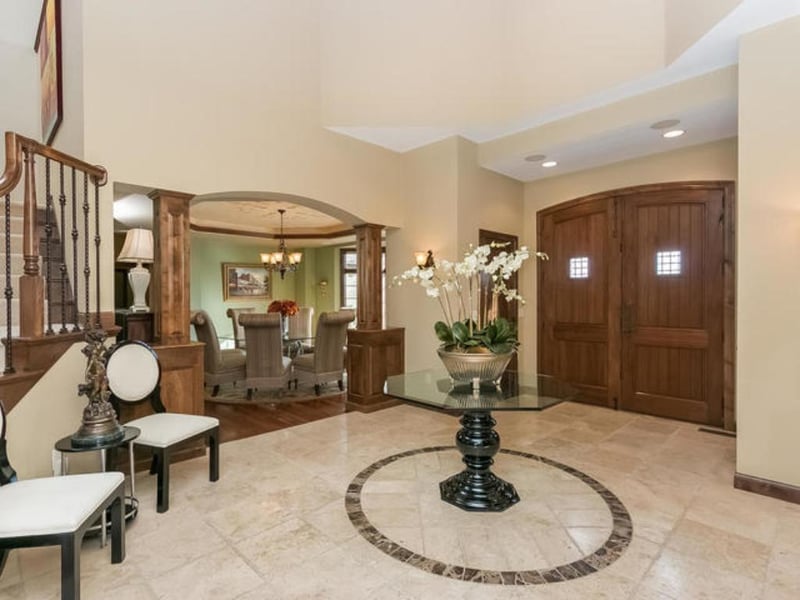 27215 Paragon Dr, Rogers, MN 55374