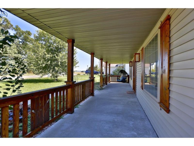 5261 382nd Dr, North Branch, MN 55056