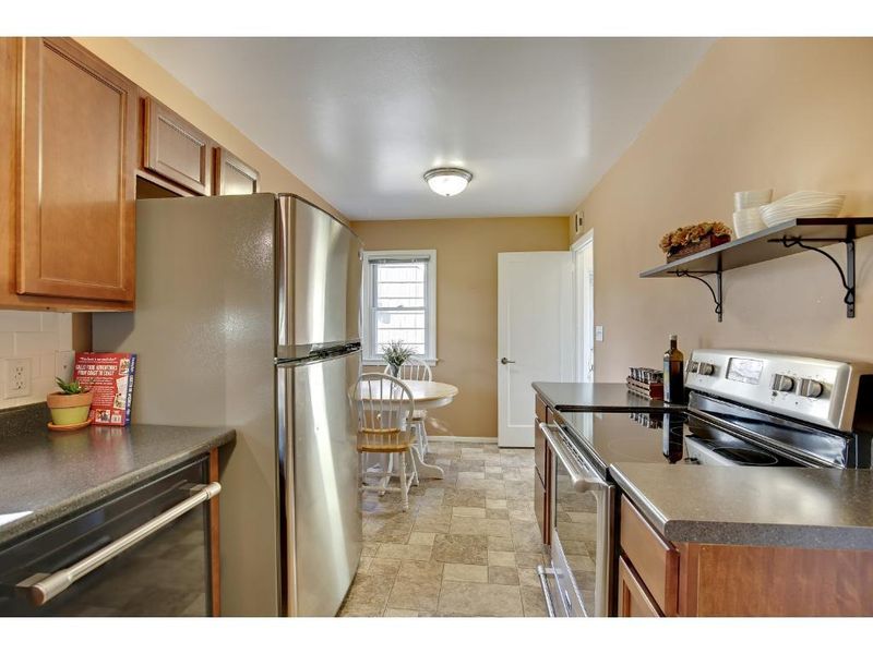1087 Saint Paul Ave, Saint Paul, MN 55116