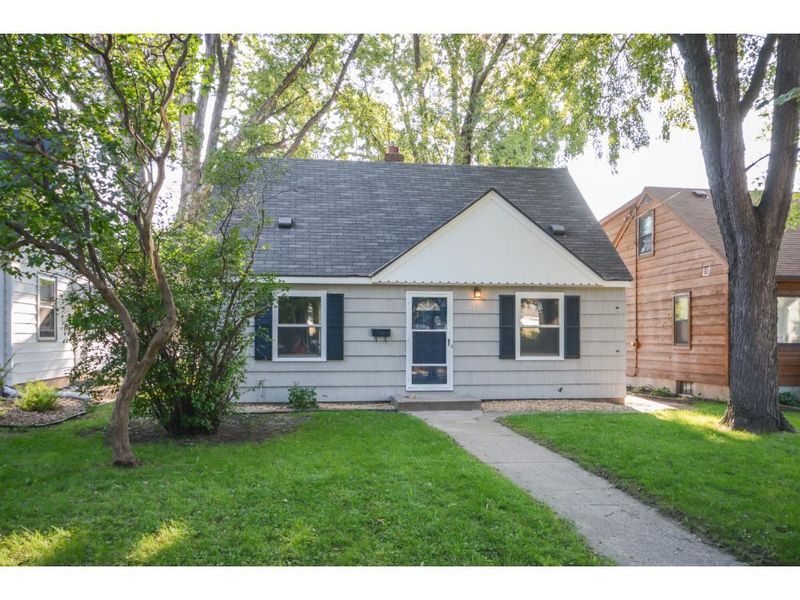 5633 38th Ave S, Minneapolis, MN 55417