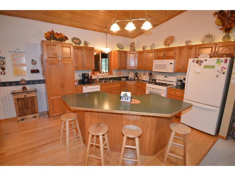 6228 Pine Beach Rd, Brainerd, MN 56401