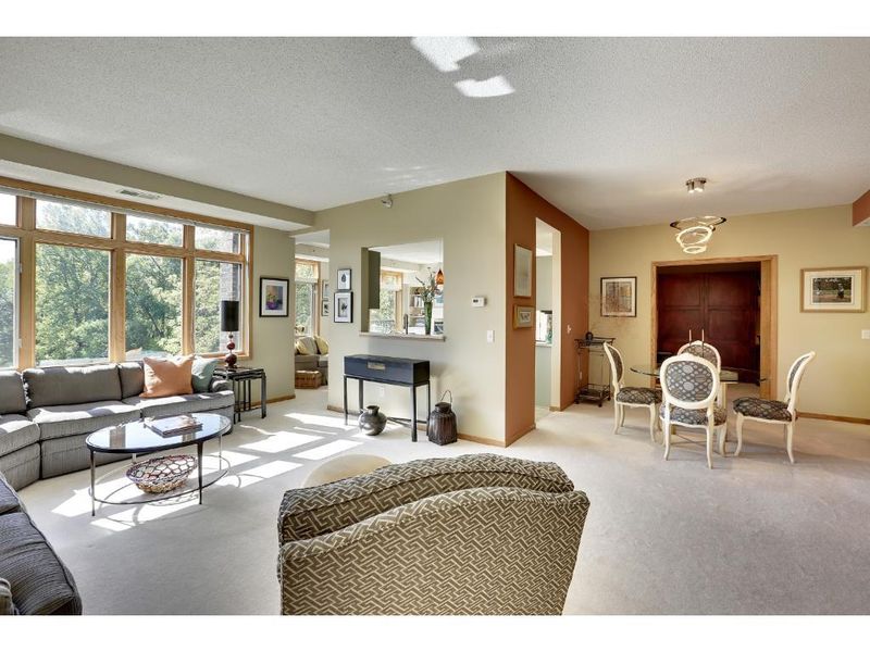 5555 Dewey Hill Rd #306, Edina, MN 55439