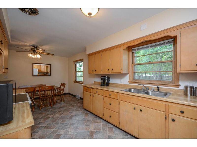 308 2nd St NE, New Prague, MN 56071