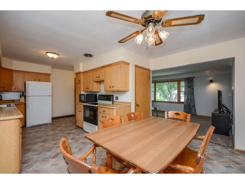 308 2nd St NE, New Prague, MN 56071