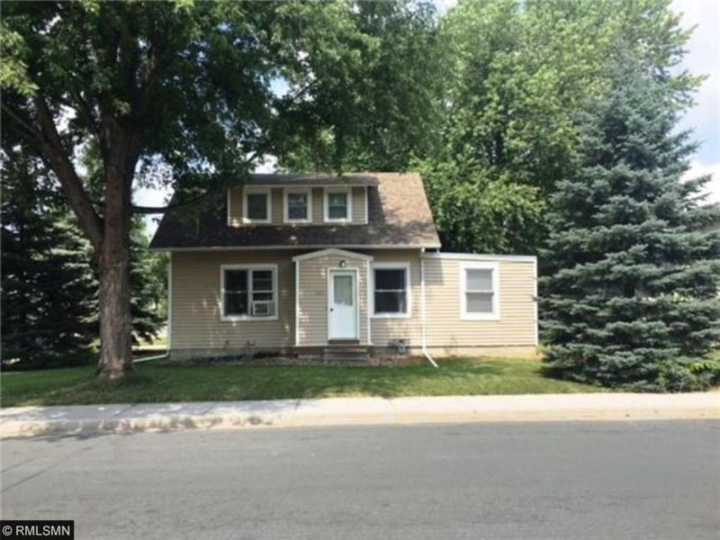 101 5th St SE, New Prague, MN 56071