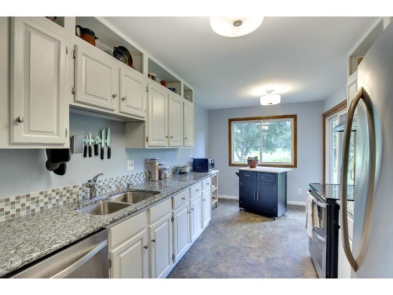 14424 Fairway Dr, Eden Prairie, MN 55344