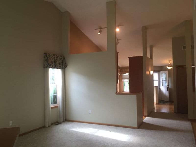 2250 Penn Pl, North Saint Paul, MN 55109
