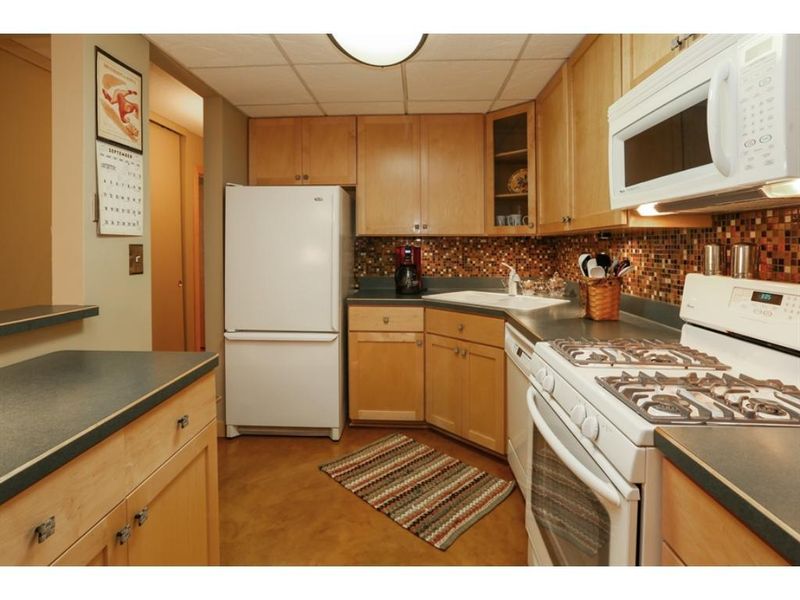 6670 Vernon Ave S #405, Edina, MN 55436