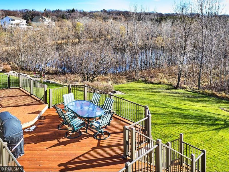 4650 Stonecliffe Dr, Eagan, MN 55122