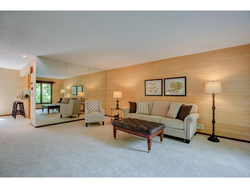 74 Walden St, Burnsville, MN 55337