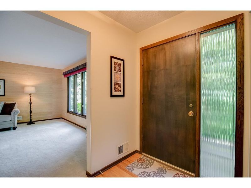 74 Walden St, Burnsville, MN 55337