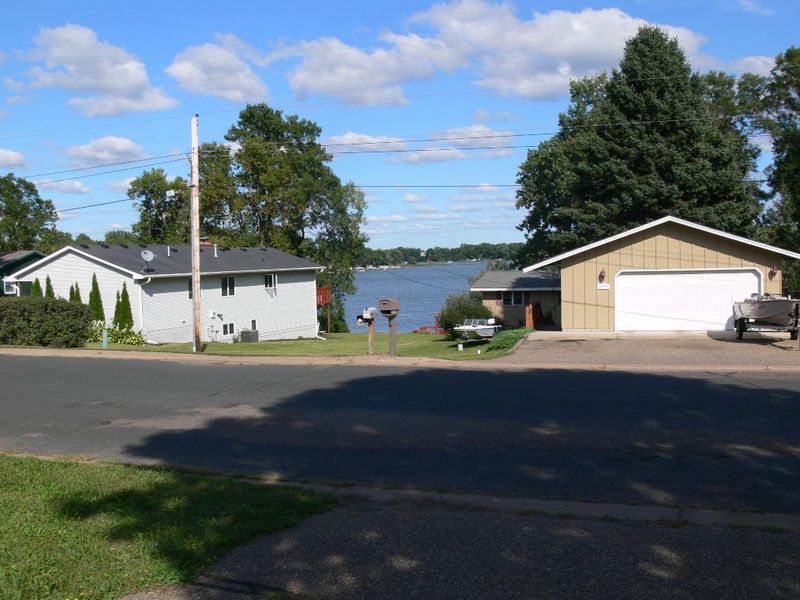 29760 Neal Ave, Lindstrom, MN 55045