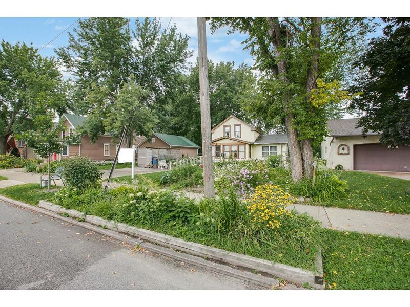 328 2nd St NE, Minneapolis, MN 55413