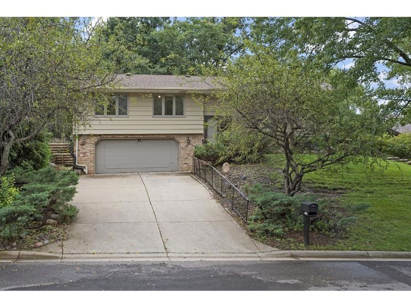 1248 Hathaway Ln NE, Fridley, MN 55432