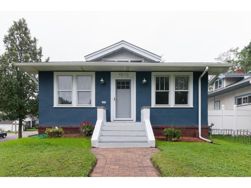 1942 Juliet Ave, Saint Paul, MN 55105